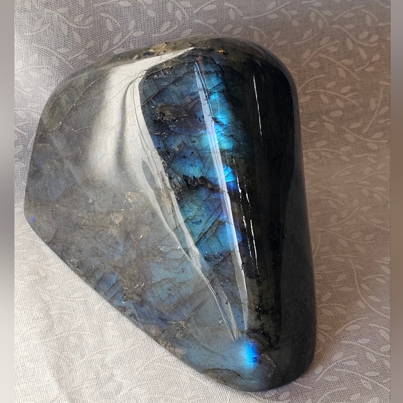 Labradorite Crystal Free Form - Picture 3 of 7